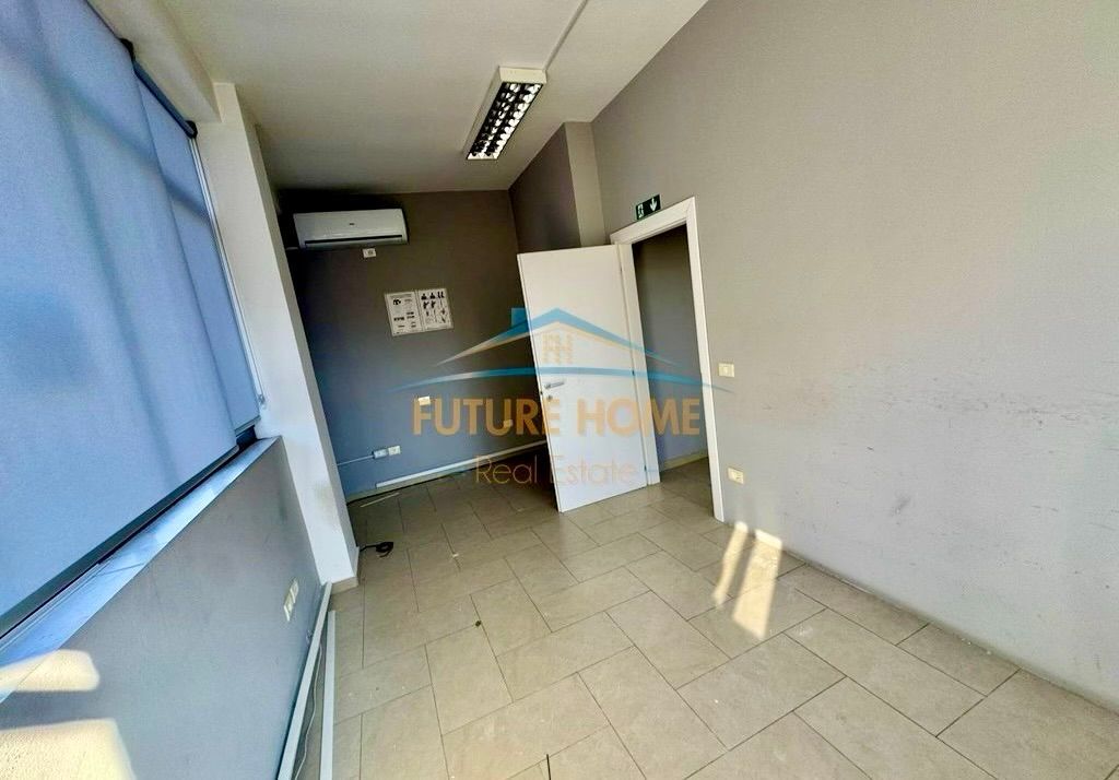 🏢 Super Business Premises 350 m^2 for Rent – Elbasan Street! 🇺🇸