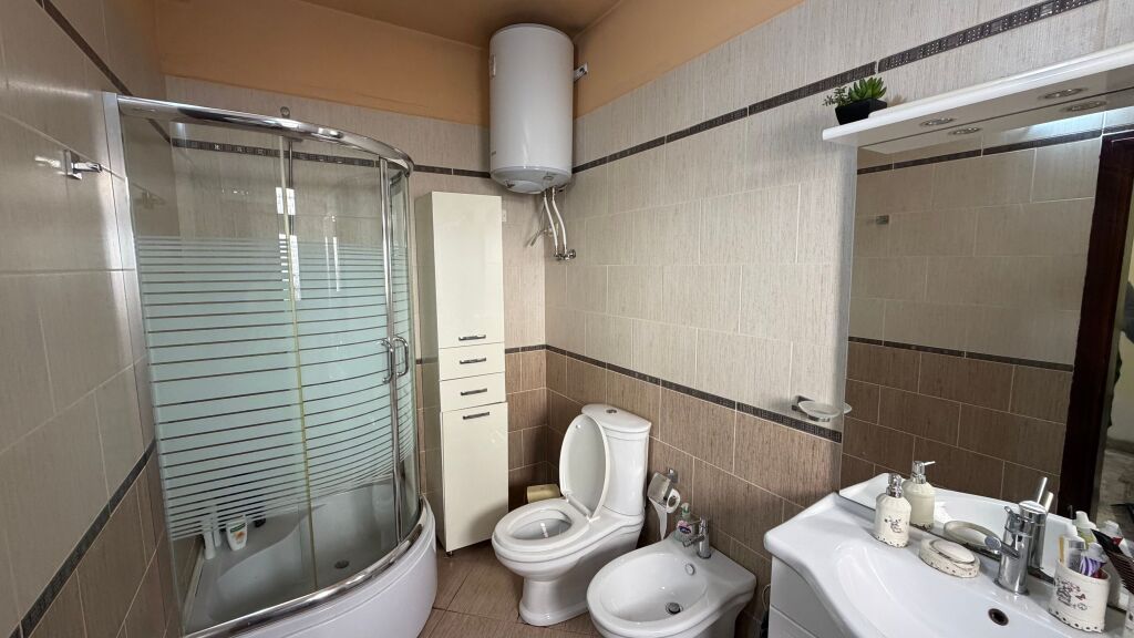 Shitet Vile 3-kateshe , Don Bosko