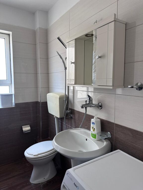 Jepet me qira apartament 1+1 pranë Shkollës së Baletit, Tiranë