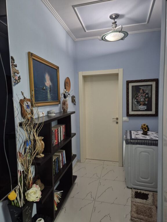 Affittasi appartamento arredato 2+1 presso l'ex mercato elettrico