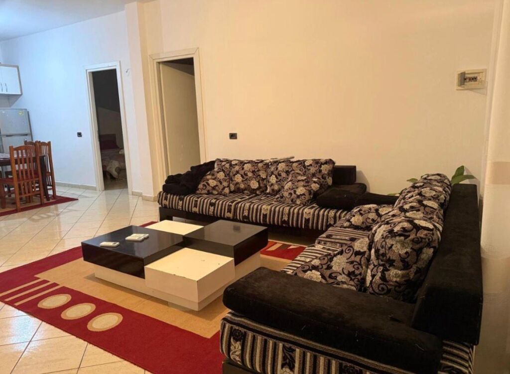 Jepet me qera apartament 2+1 ne Shkoze