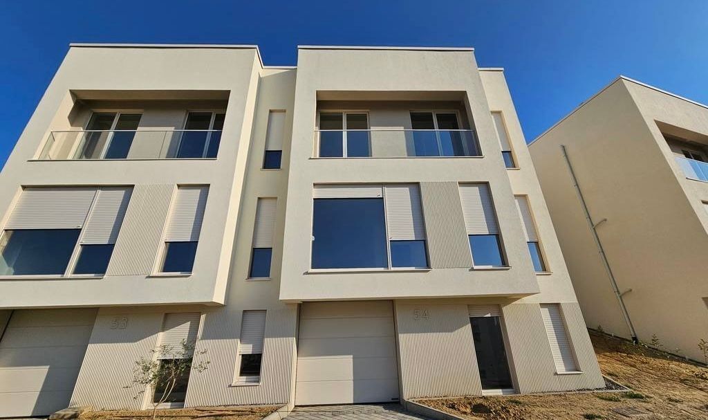 Vile per qira, ABA Rezidence, prane Liqenit te Farkes