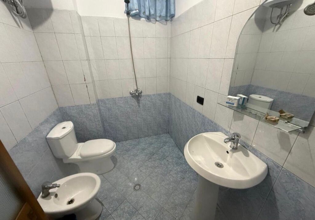 Jepet me qera apartament 2+1 ne Shkoze