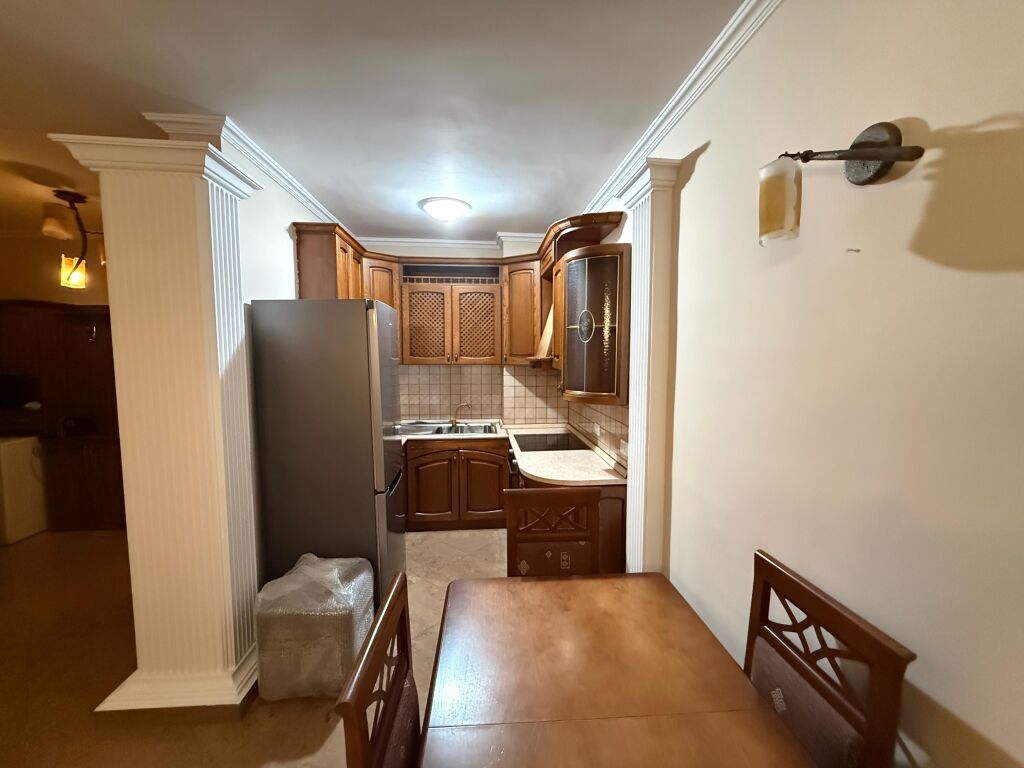 📣 AFFITTO Appartamento 1+1 📍 Vicino al Liceo "Petro Nini Luarasi" ✨   🏢 Nuova Costruzione  🪜 8° Piano (Con Ascensore)  🛋️ Completamente Arredato   💶 Prezzo 60.000 Lek/Mese Non Trattabile