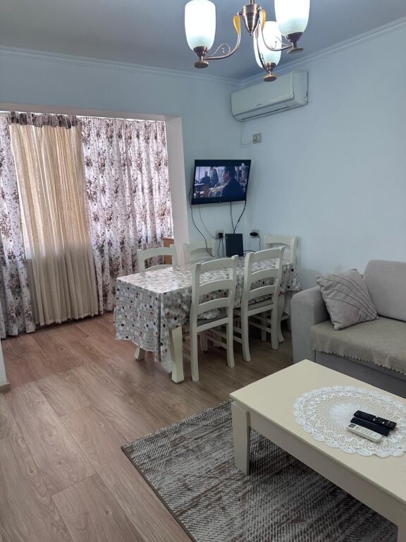 Jepet me qira apartament 1+1 pranë Shkollës së Baletit, Tiranë