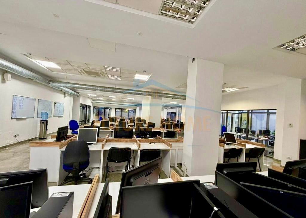 🏢 Super Ambient Biznesi 412 m^2 me Qera te Selvia – Rruga e Dibrës! 🌟