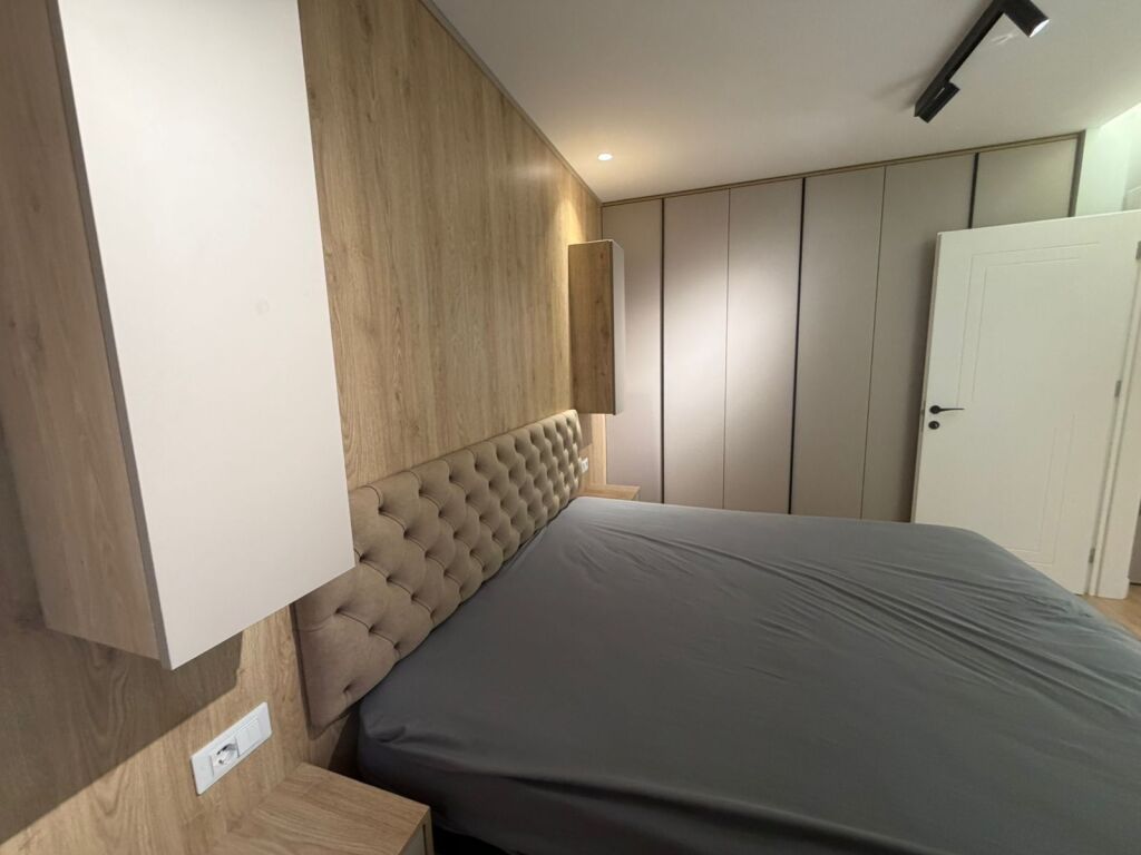 Jepet me qera super apart 1+1 te Komuna e Parisit