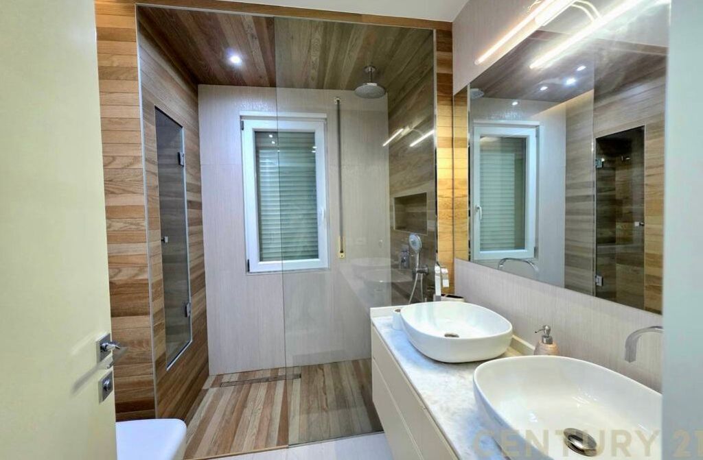 Apartament me qira 2+1+2 prane Liqenit Artificial