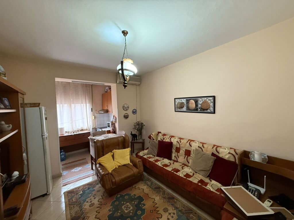 Apartament 2+1 ne shitje , Rruga e Kavajes