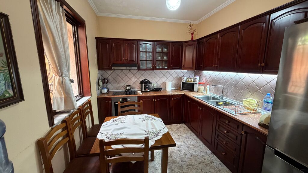 Shitet Vile 3-kateshe , Don Bosko