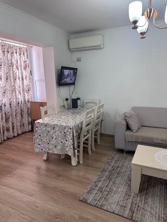 Jepet me qira apartament 1+1 pranë Shkollës së Baletit, Tiranë