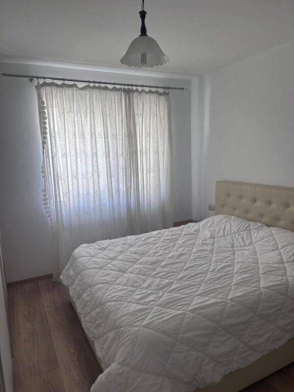 Jepet me qira apartament 1+1 pranë Shkollës së Baletit, Tiranë