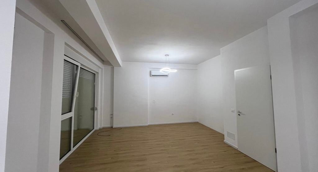 Vile per qira, ABA Rezidence, prane Liqenit te Farkes