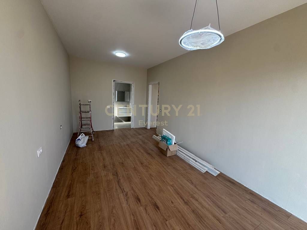 Apartament 2+1+2 per shitje ne Astir