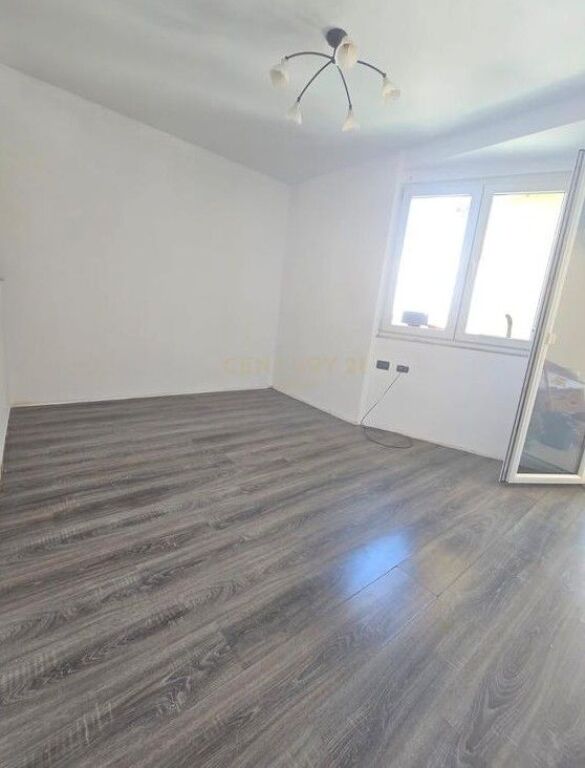 Vendesi in vendita 2+1 presso l'ex campo di aviazione