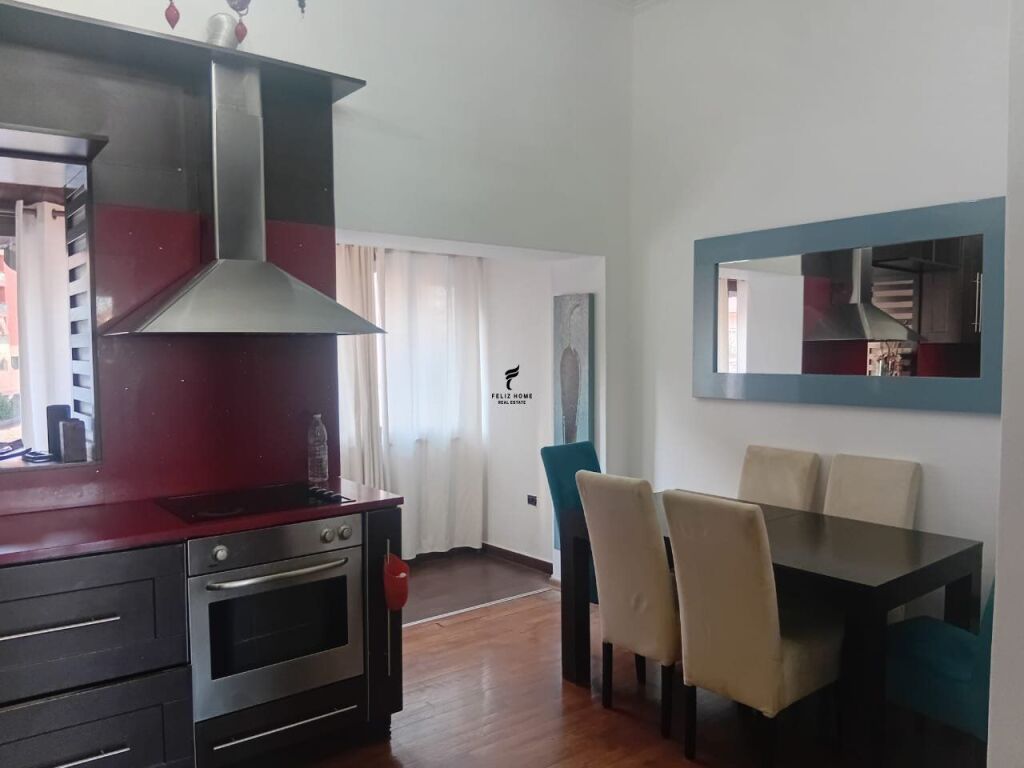 APARTAMENT ME QERA 2+1 QENDER 150.000 LEKE FH-70011