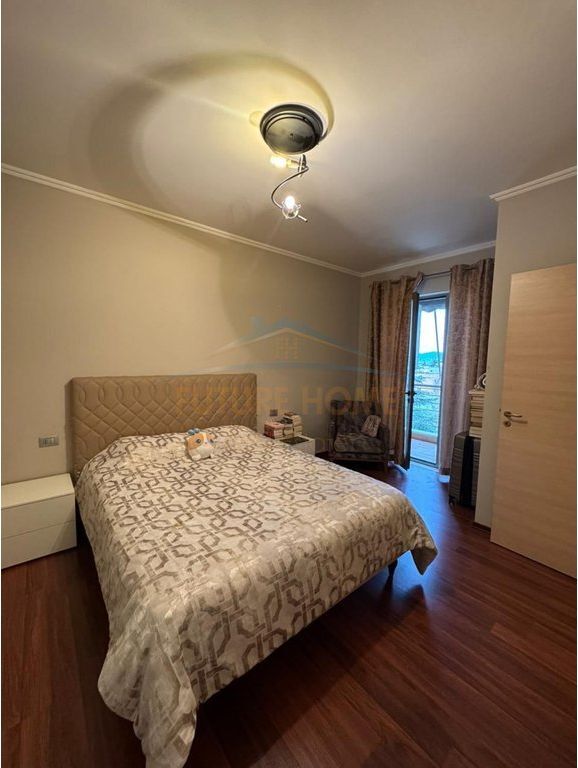 Shitet,Apartament 2+1+2, Kompleksi Tower Bridge, Rruga e Dibres