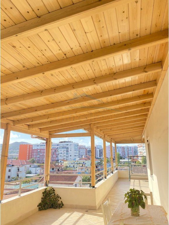 Shitet, Apartament 2+1 + Verandë, Unaza e Re.