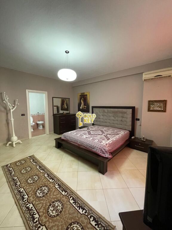 🏡 APARTAMENT ME QERA 2+1+2 (Pallati i Sportit, Durrës)