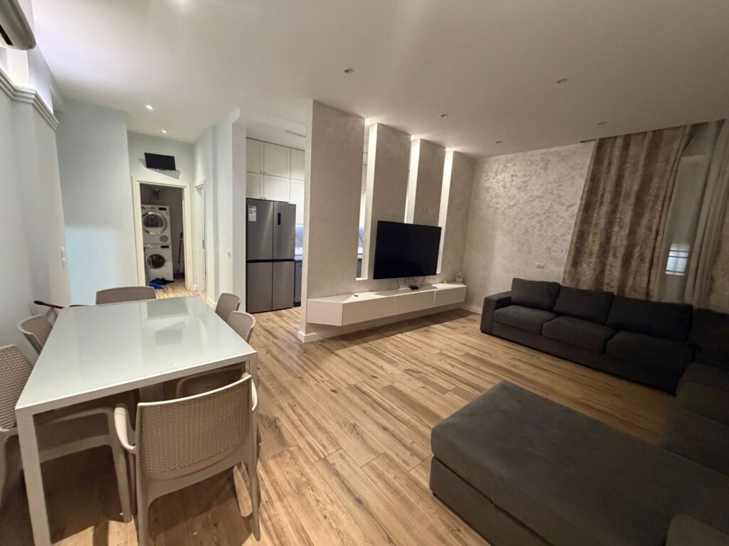 Jepet Apartament me qera