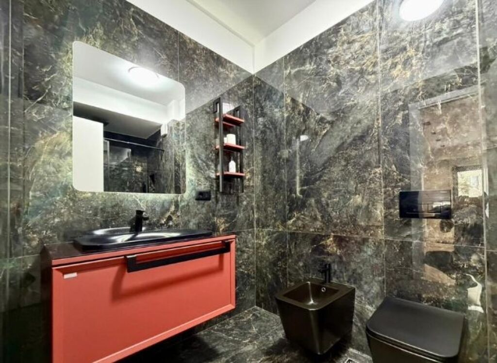 APPARTAMENTO MODERNO 2+1+2+PARCHEGGIO