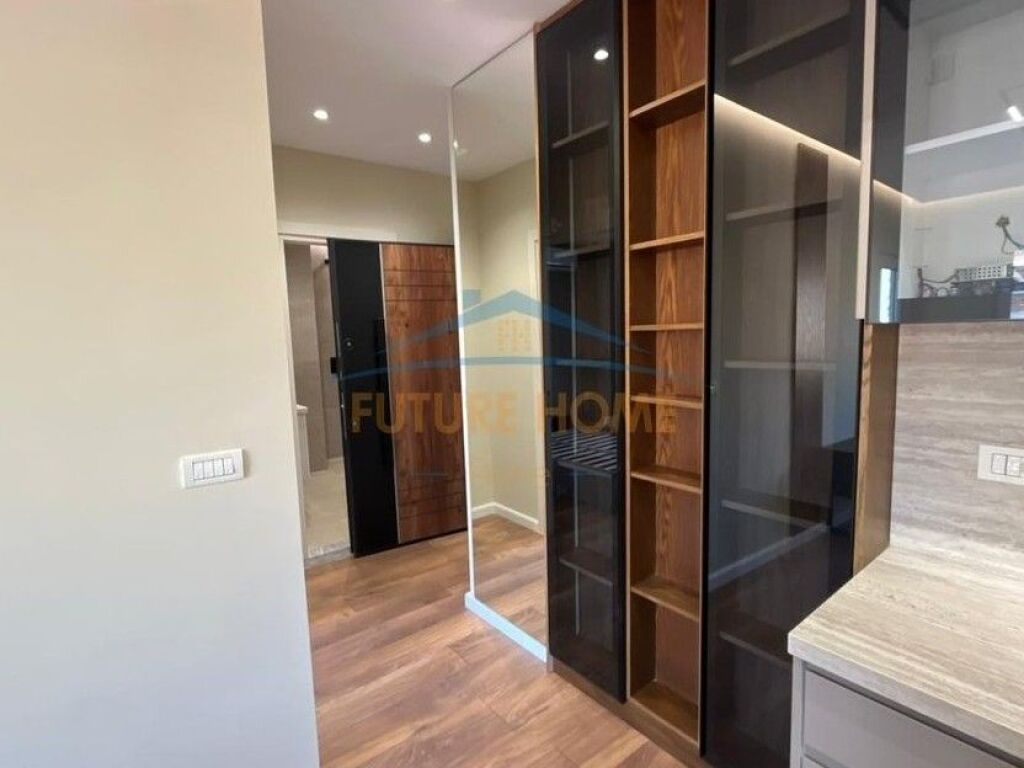 Shitet , Apartament 1+1 , Mine Peza , Tirane