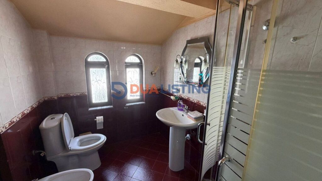 Shitet Vile 3-kateshe , Don Bosko