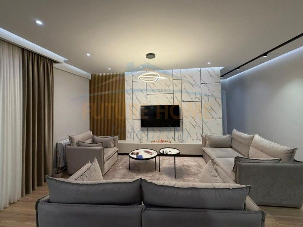 Shitet, Apartament 3+1+2, Liqeni i Thatë, Tiranë.