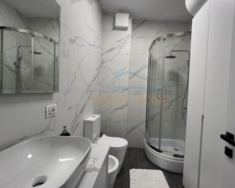 Rent, Apartment 2+1+ Parking space, Usluga, Train Station, Tirana.