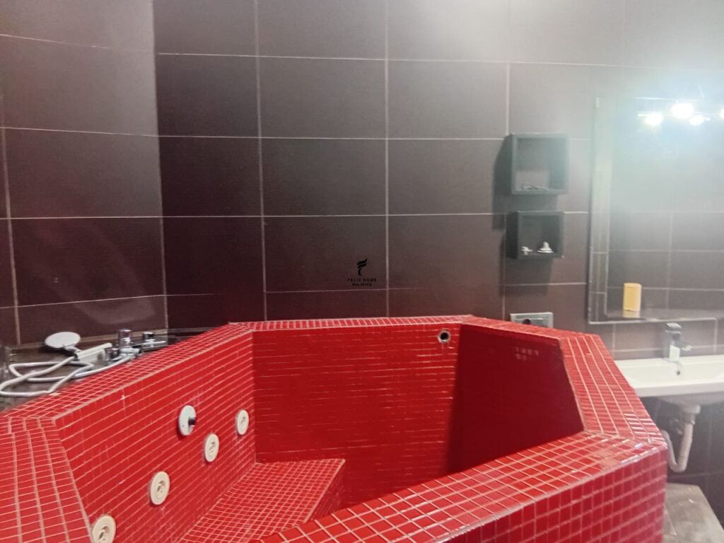 APARTAMENT ME QERA 2+1 QENDER 150.000 LEKE FH-70011