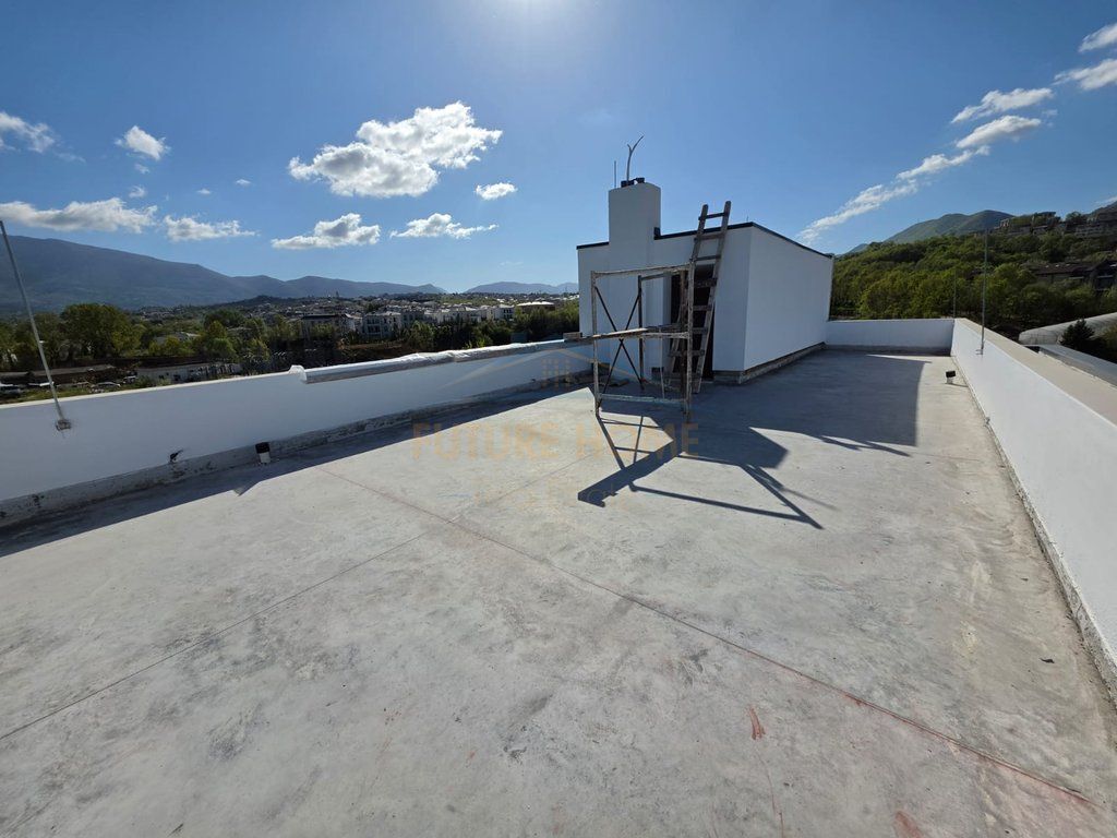 Qera, Godine Biznesi ,TEG