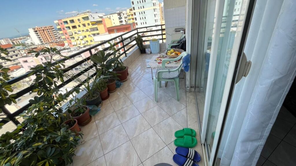Shitet, Apartament 2+1,Ish Rajoni Durres, Durres!