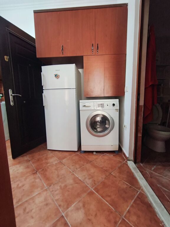 Appartamento 2+1 a Shkembi i Kavajes in Affitto