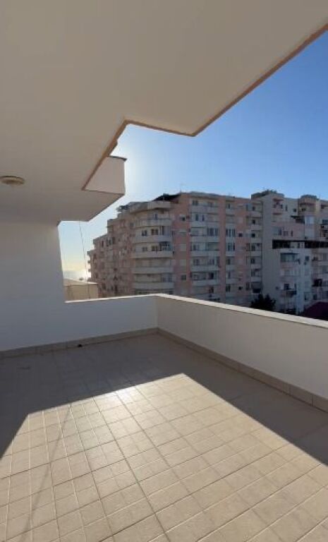 🏡 APARTAMENT NË SHITJE 2+1+VERAND MUNDESI PER 3+1 PLAZH DURRES