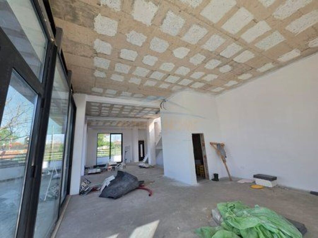 SHITET GODINE ,TEG , BUZE RRUGE