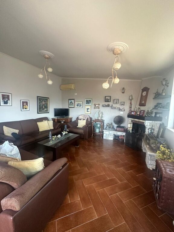 2 apartamente ne Golem