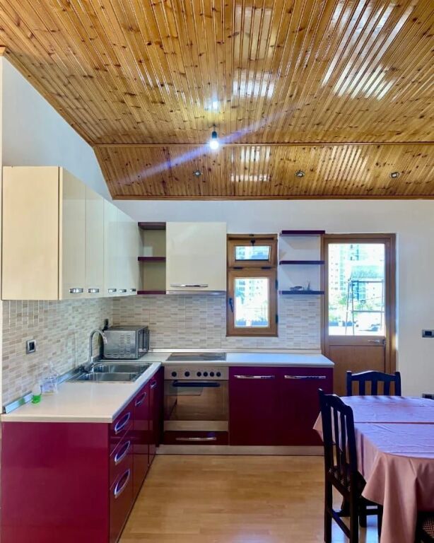 Qera | Vilë 2 + 1 | Rruga Dritan Hoxha | 500 €/muaj