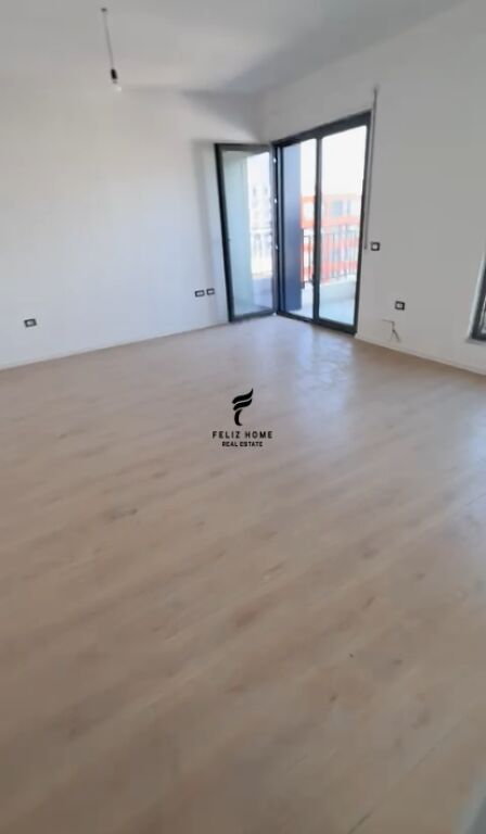 AMBIENT ME QERA 65.5M2 BULEVARDI RI 60.000 LEKE FH-70079