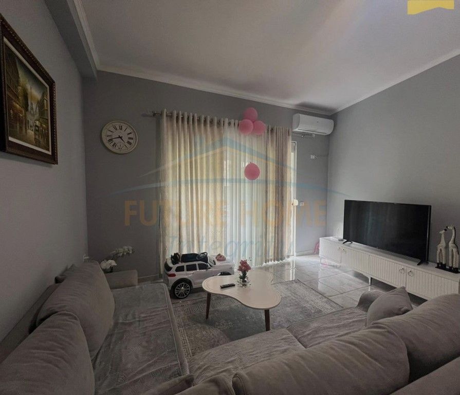 Shitet, Apartament 2+1, Fresku, Tiranë. 135,000 €