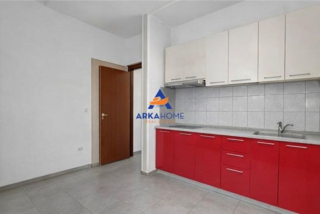 SHITET APARTAMENT 1+1 "MYSLYM SHYRI" 13.000.000 LEKE