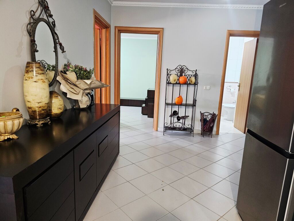 Apartament 2+1+2 me qira te Usluga, stac Trenit