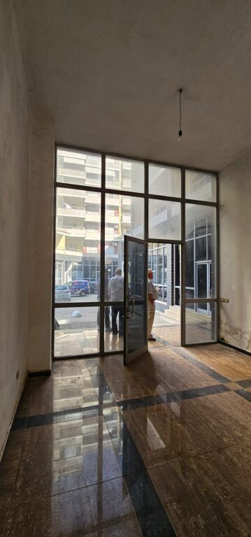 SHITET DYQAN PLAZH DURRES RRUGA E FRIGORIFERIT KOMPLEKT PRIVAT