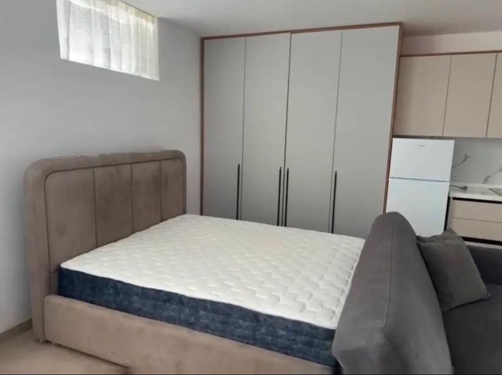 Apartament me qira garzonierr
