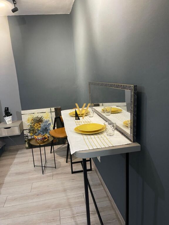 JEPET ZYRE 31 M2 ME QERA TE RR.MUHAMET GJOLLESHA 430 EURO