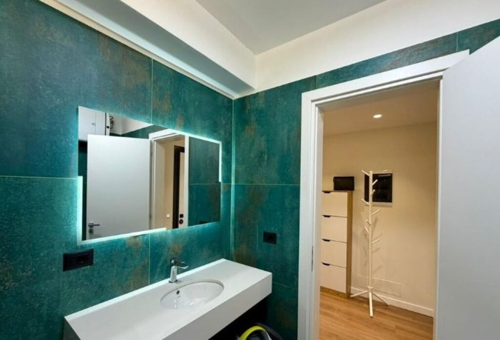 APPARTAMENTO MODERNO 2+1+2+PARCHEGGIO