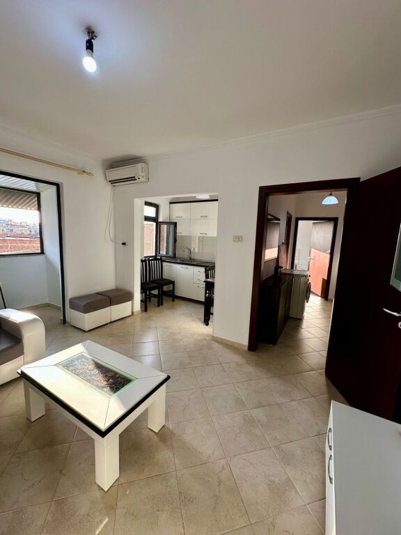(COMMISSION 0) 40,000 lek/month Apartment for rent 1+1+Balcony+1 kitchen room  Laprake