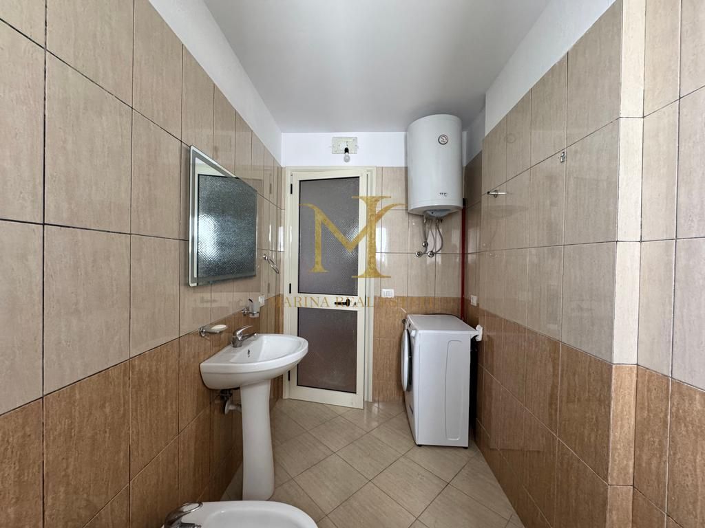 Appartamento 1+1 in vendita a Shkembi Kavajes, 4° piano senza ascensore