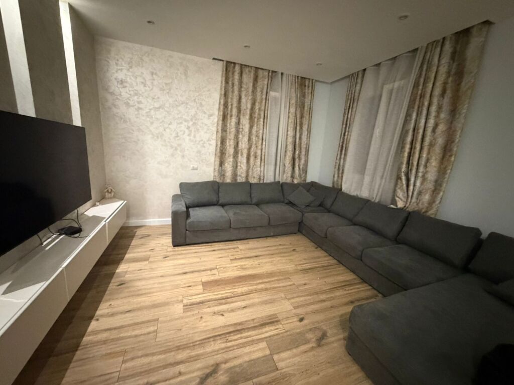 Jepet Apartament me qera