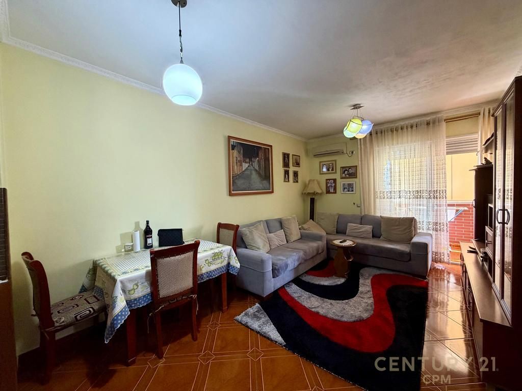 APARTAMT 2+1 FOR SALE AT THE PARIS COMMUNE!