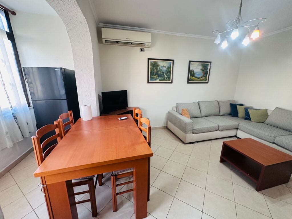 Jepet Me Qera Apartament 1+1+1 Ballkon